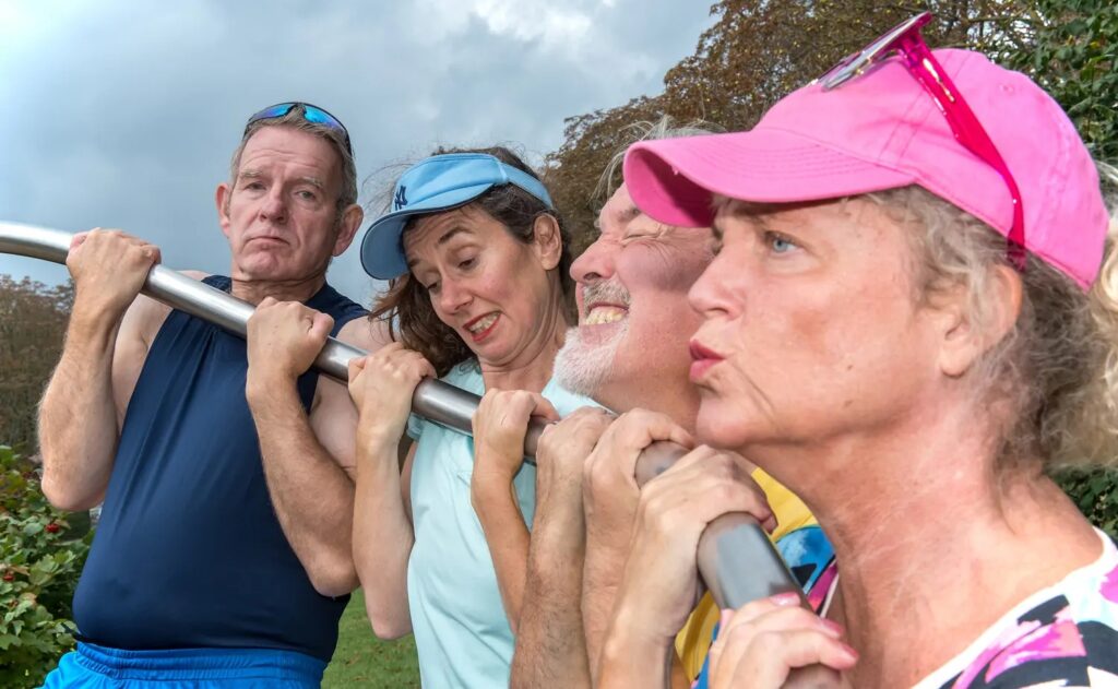 Gadeteaterfestival 2026: ’Han, Hun og Fitness’ med Dansk Rakkerpak, 24.7.2026
